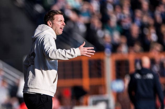 2. Fussball Bundesliga, VfL Bochum - SV Darmstadt 98; 18.01.2026 Florian Kohfeldt (Trainer SV Darmstadt 98) gestikuliert 2. Fussball Bundesliga, VfL Bochum - SV Darmstadt 98, VONONVIA Ruhrstadion am 18.01.2026 DFL REGULATIONS PROHIBIT ANY USE OF PHOTOGRAPHS AS IMAGE SEQUENCES AND OR QUASI-VIDEO.