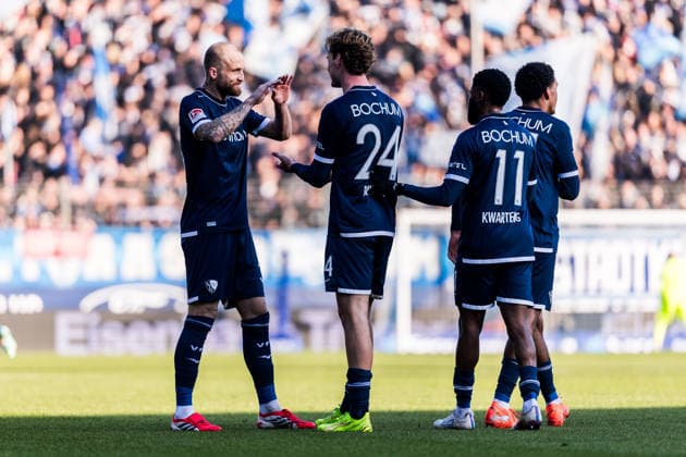 2. Fussball Bundesliga, VfL Bochum - SV Darmstadt 98; 18.01.2026 Jubel zum 2:1 durch Philipp Hofmann (VfL Bochum, 33), Tor, Torjubel 2. Fussball Bundesliga, VfL Bochum - SV Darmstadt 98, VONONVIA Ruhrstadion am 18.01.2026 DFL REGULATIONS PROHIBIT ANY USE OF PHOTOGRAPHS AS IMAGE SEQUENCES AND OR QUASI-VIDEO.
