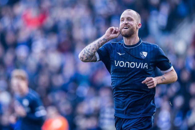 2. Fussball Bundesliga, VfL Bochum - SV Darmstadt 98; 18.01.2026 Jubel zum 2:1 durch Philipp Hofmann (VfL Bochum, 33), Tor, Torjubel 2. Fussball Bundesliga, VfL Bochum - SV Darmstadt 98, VONONVIA Ruhrstadion am 18.01.2026 DFL REGULATIONS PROHIBIT ANY USE OF PHOTOGRAPHS AS IMAGE SEQUENCES AND OR QUASI-VIDEO.