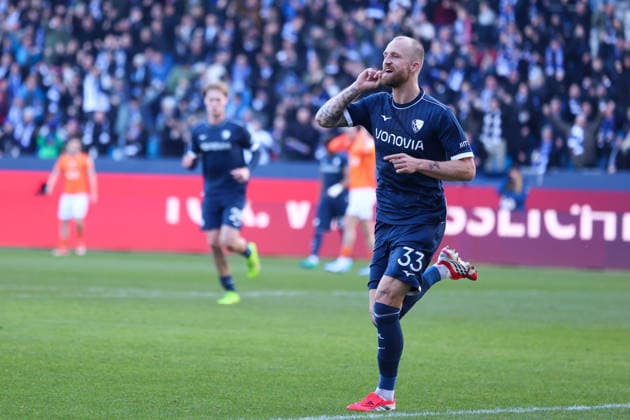 Torjubel zum 2:1 für den VfL Bochum durch Philipp Hofmann (VfL Bochum) GER, VfL Bochum gegen SV Darmstadt 98, Fussball, 2.Liga, 18.Spieltag, Spielzeit 2025 2026, 18.01.2026 DFL REGULATIONS PROHIBIT ANY USE OF PHOTOGRAPHS AS IMAGE SEQUENCES AND OR QUASI-VIDEO GER, VfL Bochum gegen SV Darmstadt 98, Fussball, 2.Liga, 18.Spieltag, Spielzeit 2025 2026, 18.01.2026 Bochum