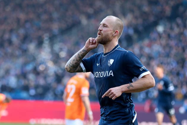 Torjubel zum 2:1 für den VfL Bochum durch Philipp Hofmann (VfL Bochum) GER, VfL Bochum gegen SV Darmstadt 98, Fussball, 2.Liga, 18.Spieltag, Spielzeit 2025 2026, 18.01.2026 DFL REGULATIONS PROHIBIT ANY USE OF PHOTOGRAPHS AS IMAGE SEQUENCES AND OR QUASI-VIDEO GER, VfL Bochum gegen SV Darmstadt 98, Fussball, 2.Liga, 18.Spieltag, Spielzeit 2025 2026, 18.01.2026 Bochum