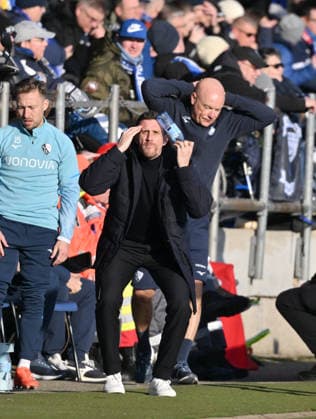 Trainer Uwe Rösler (VfL Bochum), Simon Zoller (Leiter Lizenzbereich VfL Bochum), Felix Passlack (VfL Bochum), v.re. 18.01.2026, Fussball 2. Bundesliga, Saison 2025 2026, 18. Spieltag, VfL Bochum - SV Darmstadt 98 DFL regulations prohibit any use of photographs as image sequences and or quasi-video Bochum Vonovia Ruhrstadion Nordrhein Westfalen Deutschland