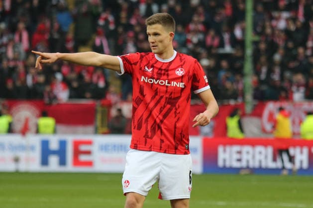2. Bundesliga: 1. FC Kaiserslautern - Hannover 96 am 18.01.2026 im Fritz-Walter-Stadion in Kaiserslautern Fabian Kunze (1. FC Kaiserslautern) gibt Anweisungen, gestikuliert, mit den Armen gestikulieren gives instructions, gesticulate