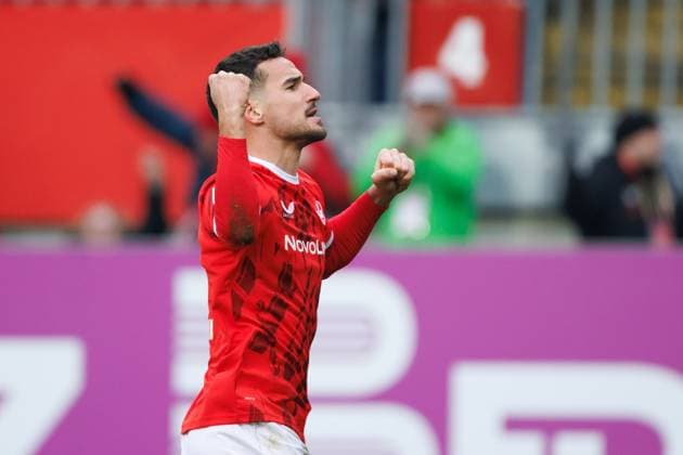 Ivan Prtajin (1.FC Kaiserslautern) bejubelt den Treffer zum 1:1, 1. FC Kaiserslautern vs Hannover 96, Fussball, 2. Bundesliga, 18. Spieltag, Saison 2025 2026, 18.01.2025 1. FC Kaiserslautern vs Hannover 96, Fussball, 2. Bundesliga, 18. Spieltag, Saison 2025 2026, 18.01.2025