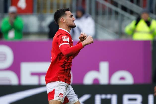 Ivan Prtajin (1.FC Kaiserslautern) bejubelt den Treffer zum 1:1, 1. FC Kaiserslautern vs Hannover 96, Fussball, 2. Bundesliga, 18. Spieltag, Saison 2025 2026, 18.01.2025 1. FC Kaiserslautern vs Hannover 96, Fussball, 2. Bundesliga, 18. Spieltag, Saison 2025 2026, 18.01.2025