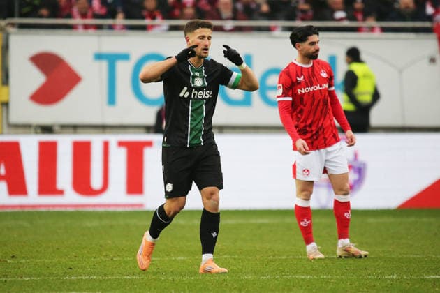 2. Bundesliga: 1. FC Kaiserslautern - Hannover 96 am 18.01.2026 im Fritz-Walter-Stadion in Kaiserslautern Torjubel nach dem Tor zum celebrating the goal celebrate 0:1 durch Enzo Leopold (Hannover 96)
