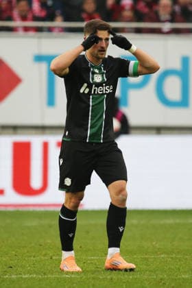 2. Bundesliga: 1. FC Kaiserslautern - Hannover 96 am 18.01.2026 im Fritz-Walter-Stadion in Kaiserslautern Torjubel nach dem Tor zum celebrating the goal celebrate 0:1 durch Enzo Leopold (Hannover 96)