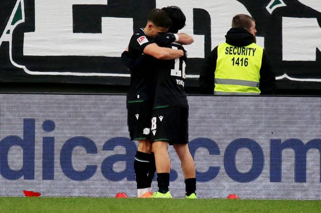 2. Bundesliga: 1. FC Kaiserslautern - Hannover 96 am 18.01.2026 im Fritz-Walter-Stadion in Kaiserslautern Torjubel nach dem Tor zum celebrating the goal celebrate 0:1 durch Enzo Leopold (Hannover 96)