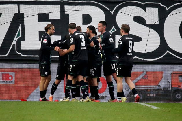 2. Bundesliga: 1. FC Kaiserslautern - Hannover 96 am 18.01.2026 im Fritz-Walter-Stadion in Kaiserslautern Torjubel nach dem Tor zum celebrating the goal celebrate 0:1 durch Enzo Leopold (Hannover 96)