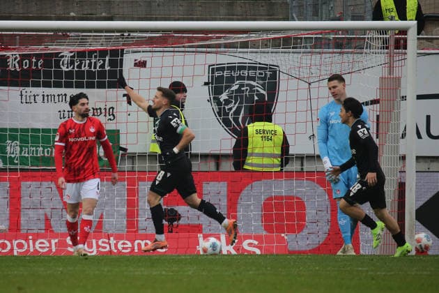 2. Bundesliga: 1. FC Kaiserslautern - Hannover 96 am 18.01.2026 im Fritz-Walter-Stadion in Kaiserslautern Torjubel nach dem Tor zum celebrating the goal celebrate 0:1 durch Enzo Leopold (Hannover 96)