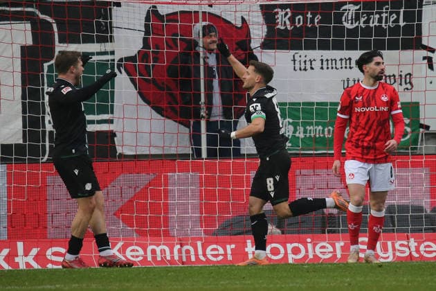 2. Bundesliga: 1. FC Kaiserslautern - Hannover 96 am 18.01.2026 im Fritz-Walter-Stadion in Kaiserslautern Torjubel nach dem Tor zum celebrating the goal celebrate 0:1 durch Enzo Leopold (Hannover 96)