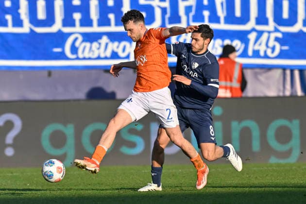 v. li. im Zweikampf Sergio Lopez (Darmstadt 2) Kjell Wätjen Waetjen (Bochum 8) 18.01.2026 Fussball VfL Bochum vs SV Darmstadt 98, Vonovia Ruhrstadion, Bochum, DFB DFL REGULATIONS PROHIBIT ANY USE OF PHOTOGRAPHS AS IMAGE SEQUENCES AND OR QUASI-VIDEO