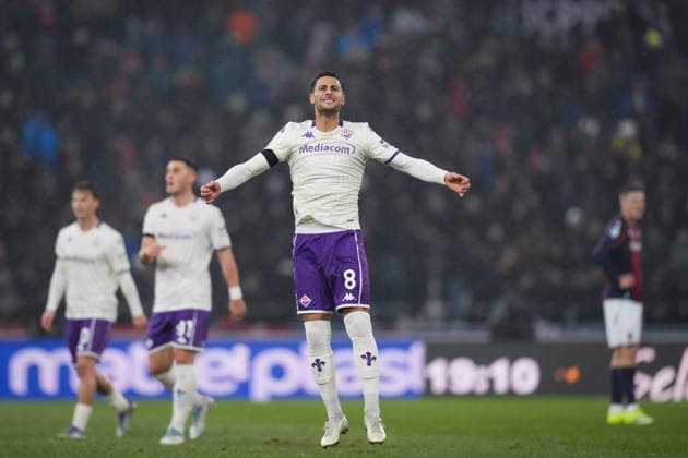 Fiorentina s Rolando Mandragora celebrates after scoring the 0-1 goal for his team during the Serie A soccer match between Bologna and Fiorentina at the Renato Dall™Ara Stadium in Bologna, north Italy - Sunday, January 18, 2026 -  Copyright: xMassimoxPaolone LaPressex