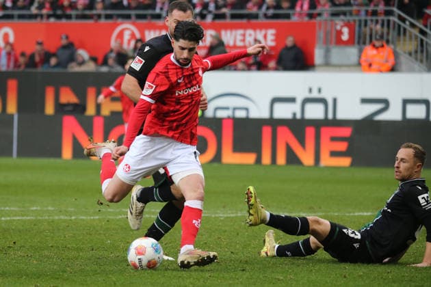 2. Bundesliga: 1. FC Kaiserslautern - Hannover 96 am 18.01.2026 im Fritz-Walter-Stadion in Kaiserslautern Semih Sahin (1. FC Kaiserslautern) Torschuetze, erzielt das Tor, Treffer, scores the goal 2:1