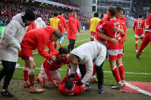 2. Bundesliga: 1. FC Kaiserslautern - Hannover 96 am 18.01.2026 im Fritz-Walter-Stadion in Kaiserslautern Torjubel nach dem Tor zum celebrating the goal celebrate 2:1 durch Semih Sahin (1. FC Kaiserslautern)