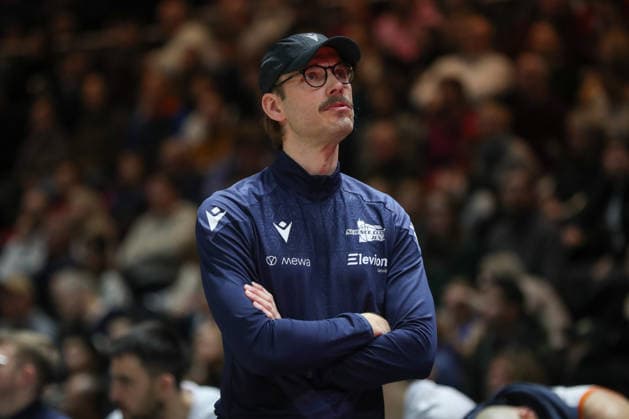 18.01.2026, xgox, Basketball, easyCredit BBL, Basketball Loewen Braunschweig - Science City Jena emspor, v.l. Björn Harmsen (Jena, Trainer) Braunschweig