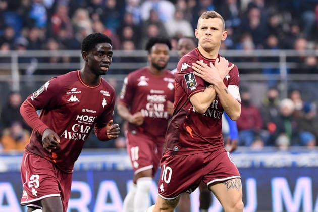 RC Strasbourg Alsace v FC Metz - Ligue 1 McDonald s 2025 2026 23 Ibou SANE (fcm) - 10 Gauthier HEIN (fcm) during the Ligue 1 McDonald s match between Strasbourg and Metz at Stade de la Meinau on January 18, 2026 in Strasbourg, France. Strasbourg France  Copyright: xFEPx 776348252
