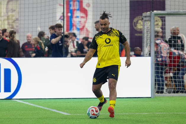 Patrick Owomoyela (Borussia Dortmund Legends, 25), GER, FC Bayern Legends Cup 2026, Fussball, Legenden Turnier, 18.01.2026, GER, FC Bayern Legends Cup 2026, Fussball, Legenden Turnier, 18.01.2026 Muenchen *** Patrick Owomoyela Borussia Dortmund Legends, 25 , GER, FC Bayern Legends Cup 2026, Football, Legends Tournament, 18 01 2026, GER, FC Bayern Legends Cup 2026, Football, Legends Tournament, 18 01 2026 Munich Copyright: xEibner-Pressefoto JennixMaulx EP_JML