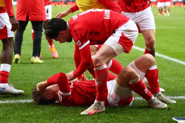 2. Bundesliga: 1. FC Kaiserslautern - Hannover 96 am 18.01.2026 im Fritz-Walter-Stadion in Kaiserslautern Torjubel nach dem Tor zum celebrating the goal celebrate 3:1 durch Naatan Mikael Skyttä (1. FC Kaiserslautern)
