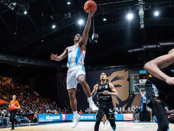 Chris Carter (Science City Jena, 05) im Dunk Basketball Loewen Braunschweig vs. Science City Jena, Basketball, easyCredit Basketball Bundesliga, 16. Spieltag, Saison 2025 2026, 18.01.2026 Basketball Loewen Braunschweig vs. Science City Jena, Basketball, easyCredit Basketball Bundesliga, 16. Spieltag, Saison 2025 2026, 18.01.2026 Braunschweig Copyright: xEibner-Pressefoto DamianxKruczynx EP_DKI