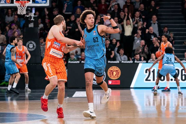 Zacharie Perrin (Veolia Towers Hamburg, 52) jubelt Jubel, GER, Veolia Towers Hamburg vs Ratiopharm Ulm, Basketball, Bundesliga, Spieltag 16, Saison 2025 2026, 18.01.2026 GER, Veolia Towers Hamburg vs Ratiopharm Ulm, Basketball, Bundesliga, Spieltag 16, Saison 2025 2026, 18.01.2026 Hamburg Copyright: xEibner-Pressefoto MaxxVincenx EP_MVN