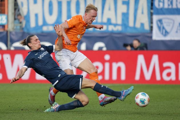 18.01.2026, xgrfx, Fussball 2.Bundesliga, VfL Bochum - SV Darmstadt 98 v.l. Noah Loosli (VfL Bochum), Isac Lidberg (SV Darmstadt) (DFL DFB REGULATIONS PROHIBIT ANY USE OF PHOTOGRAPHS as IMAGE SEQUENCES and or QUASI-VIDEO) Bochum