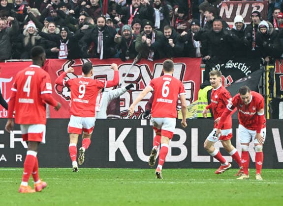 Fussball - 2. Bundesliga - Saison 2025 26 1. FC Kaiserslautern 18.02.2026 Fritz-Walter-Stadion 1. FC Kaiserslautern (fck) - Hannover 96 (h) 3:1 Ivan PRTAJIN (1. FC Kaiserslautern), mi, jubelt nach dem 1:1 1. FC Kaiserslautern