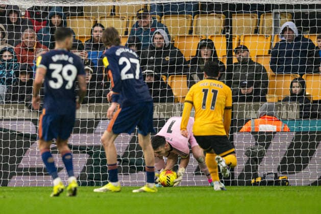 18th January 2026; Molineux Stadium, Wolverhampton, West Midlands, England; Premier League Football, Wolverhampton Wanderers versus Newcastle United; Nick Pope of Newcastle United makes a low save  GodfreyxPitt Content restricted for UK based newspaper