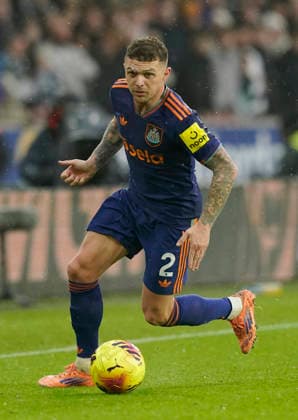 Wolverhampton, England, 18th January 2026. Kieran Trippier of Newcastle United during the Wolverhampton Wanderers vs Newcastle United Premier League match at Molineux, Wolverhampton. Picture credit should read: Andrew Yates Sportimage EDITORIAL USE ONLY. No use with unauthorised audio, video, data, fixture lists, club league logos or live services. Online in-match use limited to 120 images, no video emulation. No use in betting, games or single club league player publications. SPI_063_AY_Wolves_Newcastle SPI-4461-0062