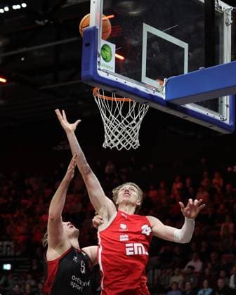 18.01.2026 - Basketball - Saison 2025 2026 - 2. Bundesliga Pro-A - 18. Spieltag: Nürnberg Falcons Basketball Club NBC - Bayer Giants Leverkusen - Sportfoto Zink DaMa - xdaxmax - Sören-Eyke Soeren-Eyke Urbansky (51, Bayer Giants Leverkusen ) Trevor James Baskin (22, Nürnberg Falcons BC NBC )