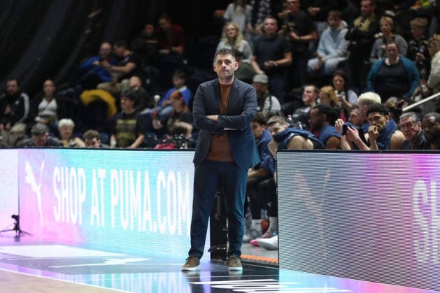 18.01.2026, xgox, Basketball, easyCredit BBL, Basketball Loewen Braunschweig - Science City Jena emspor, v.l. Konstantin Papazoglou (Braunschweig, Trainer) Braunschweig