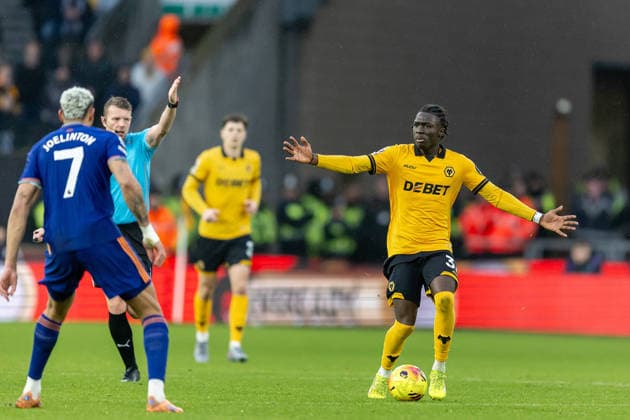 Wolverhampton Wanderers v Newcastle United, Premier League Wolverhampton Wanderers midfielder Mateus Mane (36) looks for player in space during the Premier League match between Wolverhampton Wanderers and Newcastle United at Molineux, Wolverhampton, UK on 18 January 2026. Wolverhampton Molineux West Midlands UK Editorial use only DataCo restrictions apply See www.football-dataco.com , Copyright: xManjitxNarotrax PSI-23598-0045