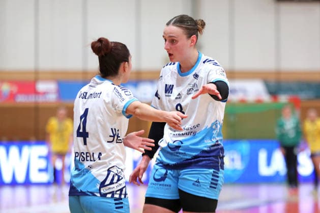 Handball, 2. Alsco HBF: HC Leipzig - TuS Lintfort; 18.01.2026 Vakare Damuleviciute (8, TuS Lintfort) im Dialog mit Sidney Lupisella (4, TuS Lintfort). 2. Alsco Handball Bundesliga Frauen, HBF, Saison 2025 2026, 14. Spieltag: HC Leipzig vs. TuS Lintfort am 18.01.2026 in der Sporthalle Brüderstraße Leipzig. Copyright: xBEAUTIFULxSPORTS JanxKaeferx
