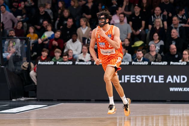 Alec Anigbata (Ratiopharm Ulm, 21) jubelt Jubel, GER, Veolia Towers Hamburg vs Ratiopharm Ulm, Basketball, Bundesliga, Spieltag 16, Saison 2025 2026, 18.01.2026 GER, Veolia Towers Hamburg vs Ratiopharm Ulm, Basketball, Bundesliga, Spieltag 16, Saison 2025 2026, 18.01.2026 Hamburg Copyright: xEibner-Pressefoto MaxxVincenx EP_MVN