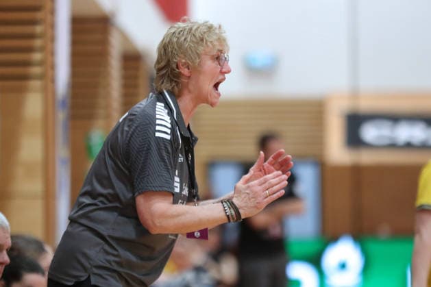 Handball, 2. Alsco HBF: HC Leipzig - TuS Lintfort; 18.01.2026 Trainer Bettina Grenz-Klein (TuS Lintfort) muntert auf. 2. Alsco Handball Bundesliga Frauen, HBF, Saison 2025 2026, 14. Spieltag: HC Leipzig vs. TuS Lintfort am 18.01.2026 in der Sporthalle Brüderstraße Leipzig. Copyright: xBEAUTIFULxSPORTS JanxKaeferx