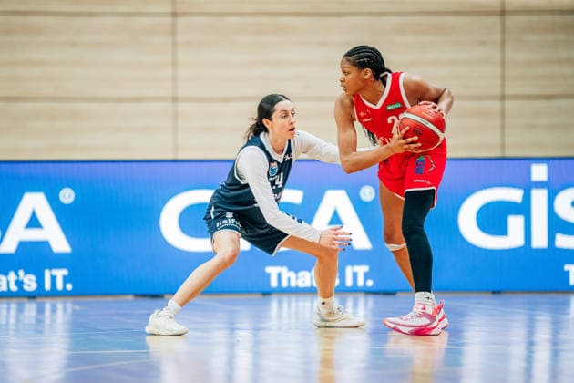 BB-1BL Damen Syntainics MBC Lions - Herner TC Katelyn Shumate (GISA Lions MBC), Makiyah Keshaye Allen Williams (Herner TC) waehrend der Saison 2025-2026 in der DBBL Toyota Bundesliga Syntainics MBC Lions und Herner TC in der SWH Arena am 18. January 2026 in Halle Saale, Sachsen Anhalt, Deutschland