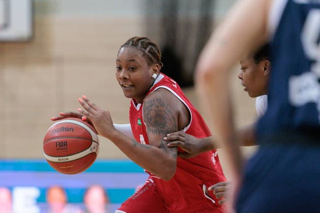 Zoesha Smith (HTC, 4), Khalis Cain (Lions, 5), Syntainics MBC vs. Herner TC, Frauen, Basketball, 1. Bundesliga, DBBL, Hauptrunde, 15. Spieltag, Saison 2025 26, 18.01.2026. Halle SWH Arena Sachsen-Anhalt Deutschland