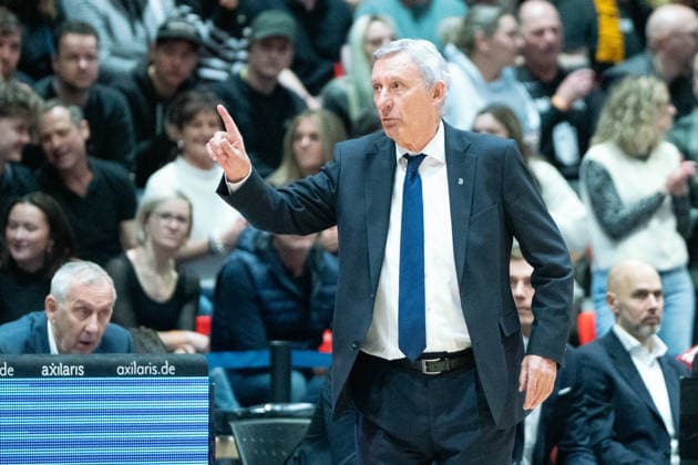Chemnitz, Deutschland 18. Januar 2026: 1.BBL - 2025 2026 - Niners Chemnitz vs. FC Bayern München Im Bild:bHead Coach Svetislav Pesic (FCB) Copyright: xFotostandx xNachtigallx