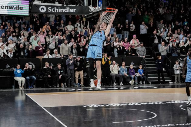 Deutschland: easyCredit BBL, Hauptrunde 2025 26, 16. Spieltag Veolia Towers Hamburg vs ratiopharm ulm Inselpark Arena (Hamburg): Jared Grey (Veolia Towers Hamburg, 8), Osaro Jürgen Rich (Veolia Towers Hamburg, 3) Copyright: xStefanxTrochax
