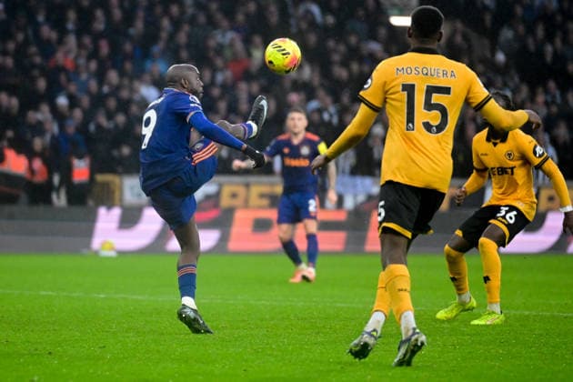 Wolverhampton Wanderers v Newcastle United, Premier League Newcastle United forward Yoane Wissa (9) attempts an overhead kick during the Premier League match between Wolverhampton Wanderers and Newcastle United at Molineux, Wolverhampton, UK on 18 January 2026. Wolverhampton Molineux West Midlands UK Editorial use only DataCo restrictions apply See www.football-dataco.com , Copyright: xDennisxGoodwinx PSI-23590-0072
