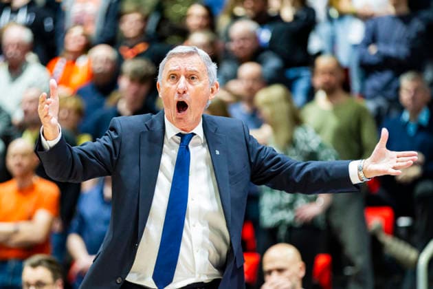 18.01.2026, xomx, Basketball easyCredit BBL Bundesliga, NINERS Chemnitz - FC Bayern München v.l. Svetislav Pesic (Bayern München Trainer). Portrait, Portraet, Chemnitz