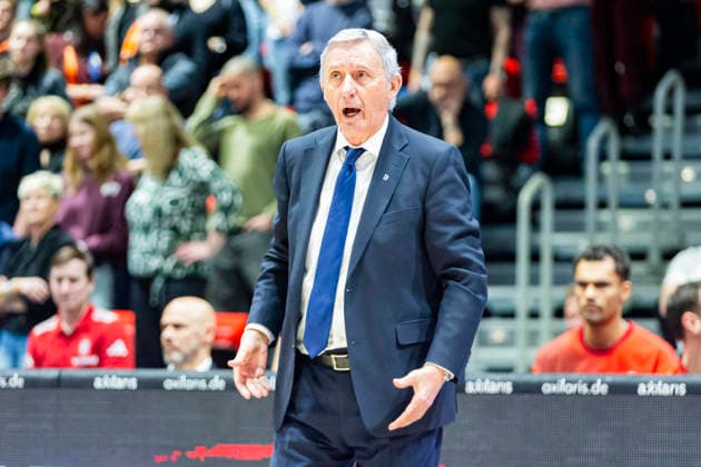 18.01.2026, xomx, Basketball easyCredit BBL Bundesliga, NINERS Chemnitz - FC Bayern München v.l. Svetislav Pesic (Bayern München Trainer). Portrait, Portraet, Chemnitz