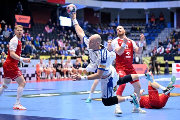 KRISTIANSTAD, SWEDEN 20260118 Iceland s Arnar Arnarsson scores during the 2026 EHF European Men s Handball Championship (the EHF Euro 2026) match between Poland and Iceland at Kristianstad Arena, in Kristianstad, Sweden, on January 18, 2026. KRISTIANSTAD SWEDEN x50090x