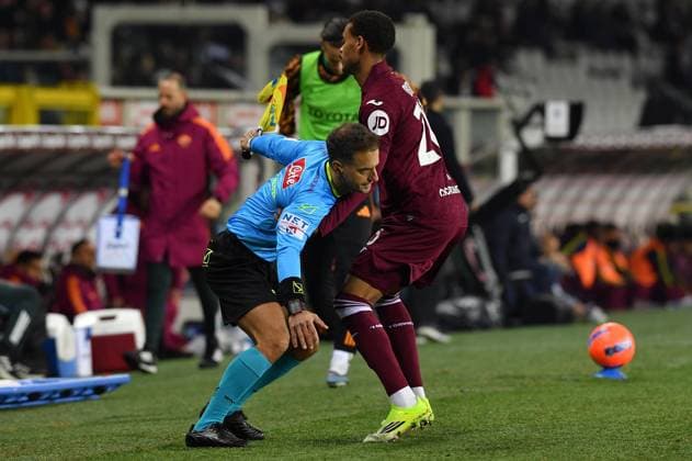 Foto IPP Massimo Rana Torino 18-01-2026 Calcio Campionato di Serie A 2025 2026 Torino-Roma nella foto cyril ngonge finisce contro il guardalinee Italy Photo Press - World Copyright italy ITALY  Copyright: xR4924_italyphotopressx
