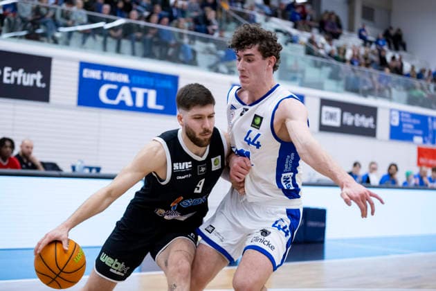 BARMER 2. Basketball Bundesliga ProB Süd: CATL Basketball Löwen vs. SV Fellbach Flashers; Erfurt; 18.01.2026 Nik Philip Schlipf ( 9; SV Fellbach Flashers) gegen Samuel Elias Nellessen ( 44; CATL Basketball Löwen) BARMER 2. Basketball Bundesliga ProB Süd: CATL Basketball Löwen vs. SV Fellbach Flashers; Riethsporthalle Erfurt; 18.01.2026 Copyright: xBEAUTIFULxSPORTS Duehringx