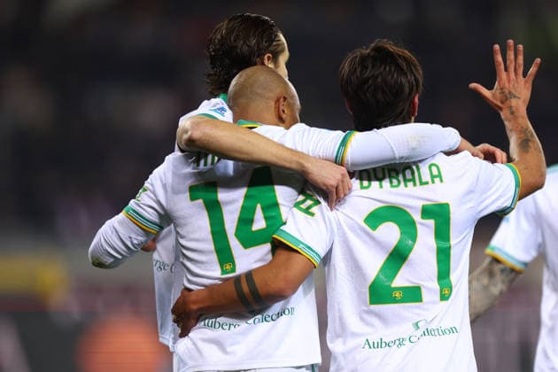 Donyell Malen (AS Roma) celebrates after scoring his team s first goal with team mates, Serie A, Torino FC v AS Roma, Olimpico, January 18, 2026, Turin, Italy.