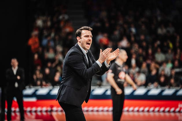 Basketball Männer Saison 2025 2026 easyCredit Basketball Bundesliga Veolia Towers Hamburg vs. Ratiopharm Ulm 18.01.2026 Trainer Benka Barloschky (Veolia Towers Hamburg) Hamburg Inselpark Arena Hamburg Deutschland