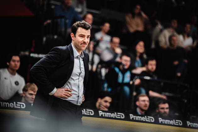 Basketball Männer Saison 2025 2026 easyCredit Basketball Bundesliga Veolia Towers Hamburg vs. Ratiopharm Ulm 18.01.2026 Trainer Benka Barloschky (Veolia Towers Hamburg) verzieht das Gesicht Hamburg Inselpark Arena Hamburg Deutschland