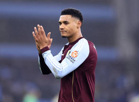 Birmingham, England, 18th January 2026. Frustrated Ollie Watkins of Aston Villa claps the fans during the Aston Villa vs Everton Premier League match at Villa Park, Birmingham. Picture credit should read: Jessica Hornby Sportimage EDITORIAL USE ONLY. No use with unauthorised audio, video, data, fixture lists, club league logos or live services. Online in-match use limited to 120 images, no video emulation. No use in betting, games or single club league player publications. SPI_069_JH_Villa_Everton SPI-4460-0070