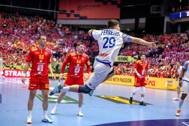 18.01.2026, Handball, Men s EHF EURO 2026, Portugal - Nordmazedonien, Jyske Bank Boxen in Herning, Dänemark, Preliminary Round: Jose Luis Correia Ferreira (Portugal 29) Dänemark